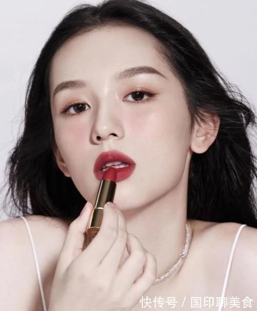 巧克力|兰蔻家的口红不止196好看,4支王炸色号适合春节,快来get一下