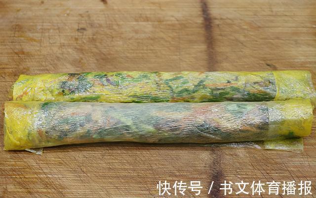 豆皮|冬季,要顺应节气合理膳食,教你做五彩豆皮卷,有菜有肉营养好