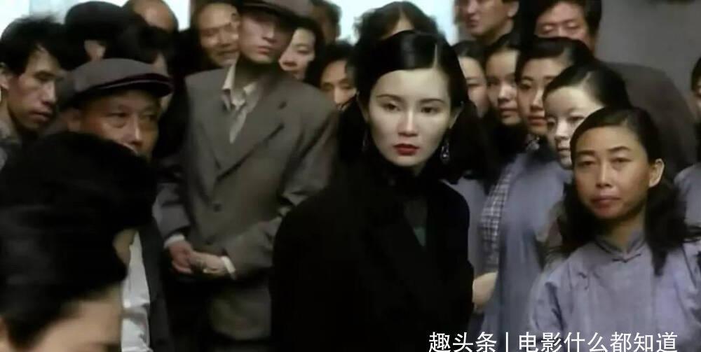 周杰|《还珠格格》播出23年后,有人回味“舌吻”,周杰却活成了自己