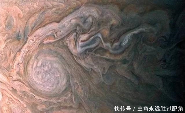 在这个寒冷的冬季,太阳系其他星球上也在下雪