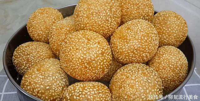 开水|麻团和面是开水还是凉水吗,掌握3个技巧,个个空心鼓泡不炸裂