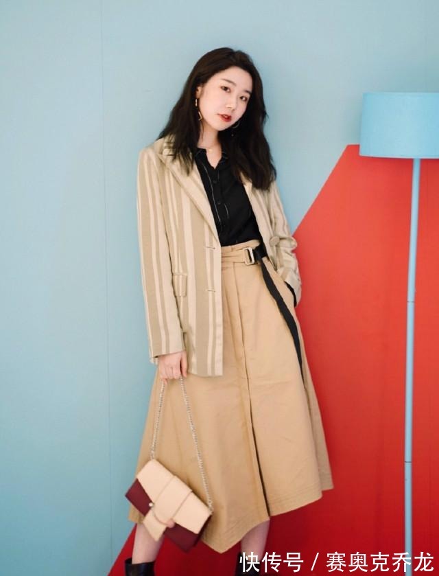 秋季|小西装+半身裙=这才是我们想要的秋季时尚,提升气质又高级!
