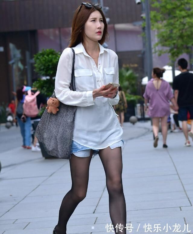 紧身裤 紧身牛仔裤穿搭也可以酷酷哒,时尚又显瘦的利器,轻松变女神