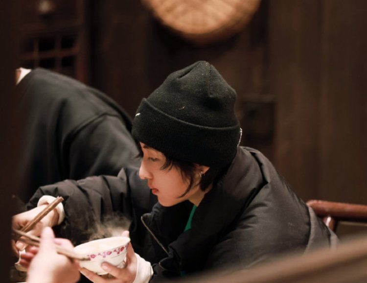 偶像包袱|导演为何只选张子枫一位常驻女嘉宾?看完首期节目后,终于明白了