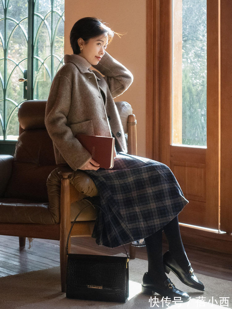 线条|知性又气质!158cm高的时尚博主分享“半身裙穿搭”,谁穿谁高级