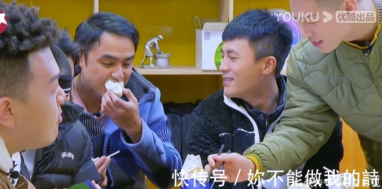 馒头|史上最狠节目组？禁演嘉宾只配吃馒头咸菜，烧饼馋急眼后悲剧了