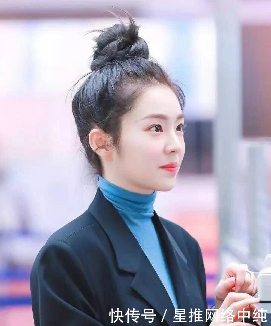 丸子头|日常简约百搭发型,丸子头多种多样凸显气质,这一款很适合夏天