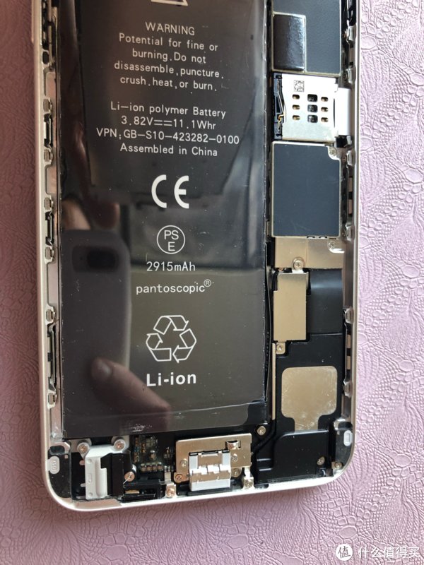 排线|iPhone 6 Plus更换电池步骤：把副厂电池换回原厂旧电池