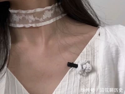 直男:女孩脖子上系的“带子”是干嘛用的?网友:真涨见识了!