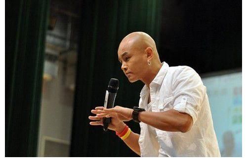 色彩學(xué)|曾是金牌主持，現(xiàn)在眾人不喜，樂嘉是怎么把大好前途弄沒了的？