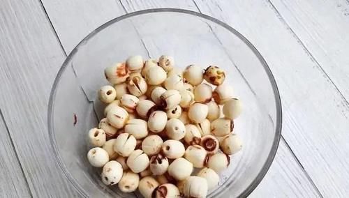 失眠最怕这小果，30一斤，这样做每天吃几个，养心安神助睡眠