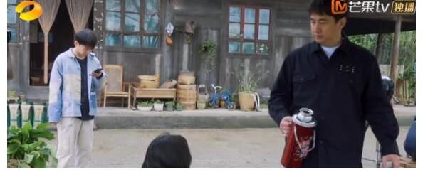 彭彭|《向往》迎来公敌，还没出场就被黄磊判死刑，惨遭彭彭出卖