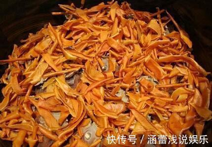 家里柿子太多怕放坏，教你一招快速成干，柿饼香甜柔软有嚼劲