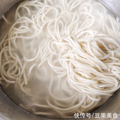 隔壁|鸡丝凉面这样做，隔壁小孩都馋哭了