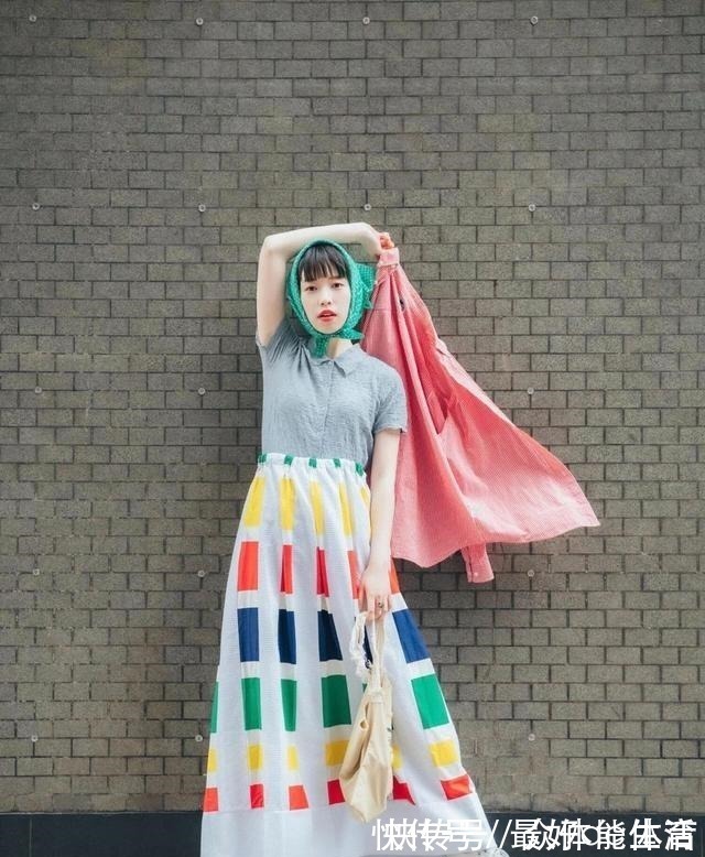 年代感 现在的潮人只有2种穿古着的和穿新衣服的!