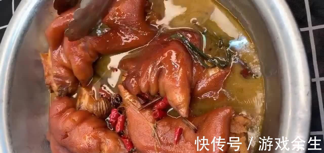 卤猪蹄的做法，用什么香料全部告诉你，骨香入味耐啃有嚼头！
