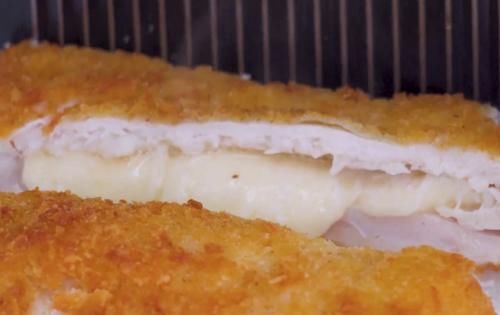  芝士|分享一款芝士夹心大鸡排，烹饪简单，外酥里嫩，家人爱吃的美味