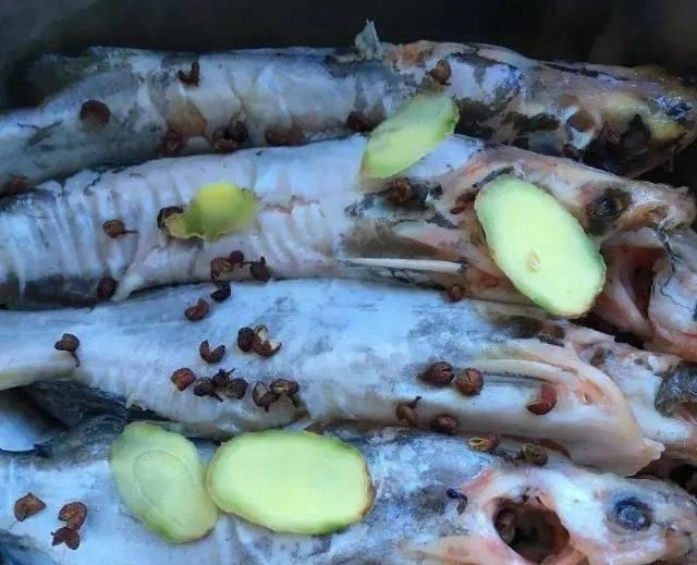 黄辣丁鱼怎么做才好吃教你一招家常做法,绝对香辣过瘾