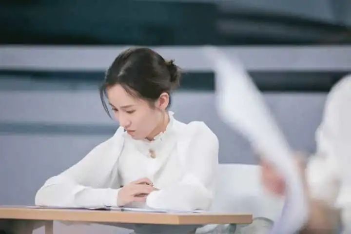 美女博士意外走红，26岁的她却说：我和大家想的不一样