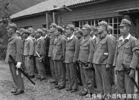 举手|日军战败就切腹？来看看他们举手投降的老照片：这才是真实的历史