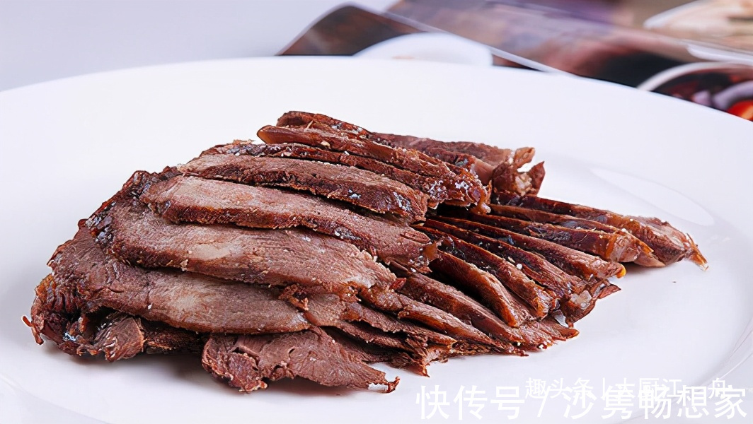 牛腱子肉|过年在家卤牛肉,牢记这个详细配方,牛肉五香浓郁,怎么切都不散