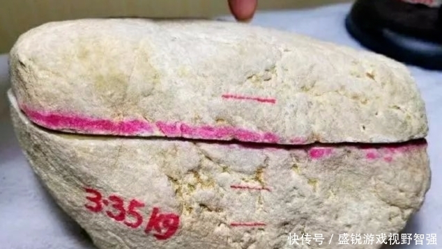 一刀切|4300元买的木那原石,一刀切出罕见的三彩手镯!涨!