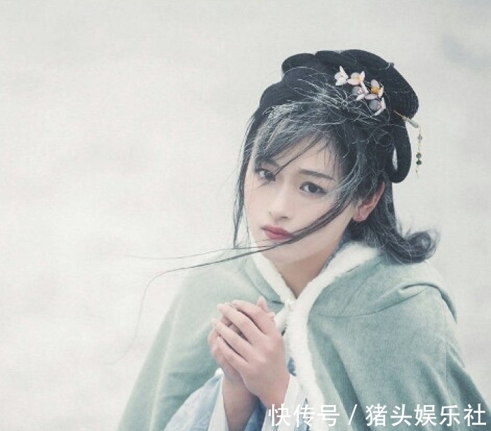 暴君的天价弃后$《暴君的天价弃后》“皇后给您留了份休书”他装作镇定“无妨!”