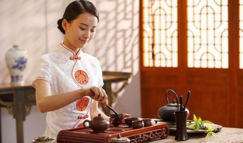 黑茶|喝茶不利于健康吗？医生提醒：无论老少，这2种茶尽量少喝