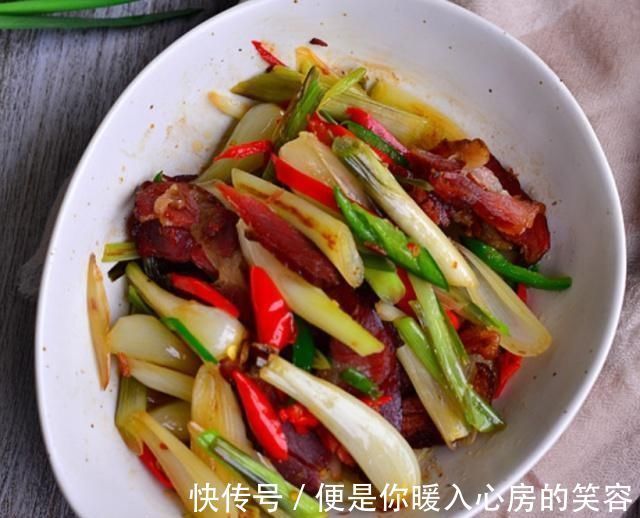 五花肉|它是“菜中灵芝”，消食健脾，越吃越想吃，韭菜荠菜靠边站