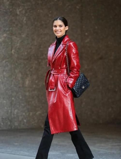 ?三木又把“驼色大衣”带火了，这样来搭，时髦保暖又显贵，真美