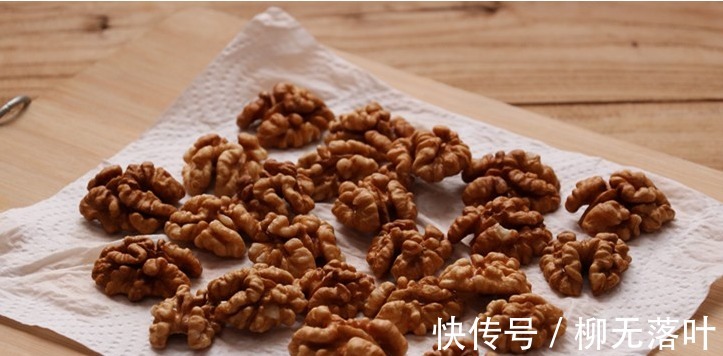冬天，核桃和醋是绝配，坚持每周吃3回，很多人不知道有啥用！