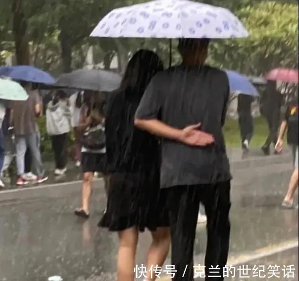 学校食堂大妈对西红柿炒鸡蛋是不是有什么误解?