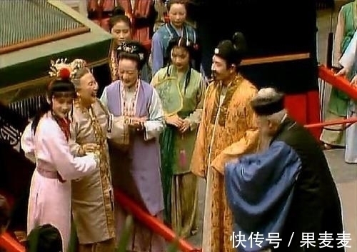 贾珍&红楼梦:张道士一句话暴露贾母年轻守寡,这辈子不容易