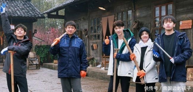 杨紫|杨紫调侃彭昱畅:张艺兴是跳舞最好的?彭昱畅的回应非常有趣