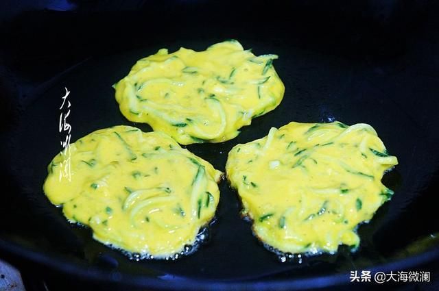 黄瓜|三伏天多吃黄瓜，这做法第一次见，好吃又消暑，比吃肉还过瘾