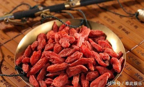 张医师|枸杞和此物搭档,连喝3天,眼睛亮了,肾不虚了,肝也干净了