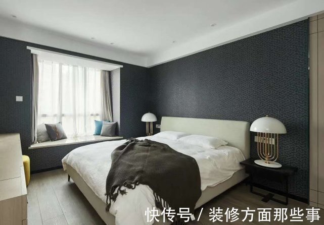 电视柜|时尚干练104平简约风三居室,电视柜与阳台的设计很亮眼!