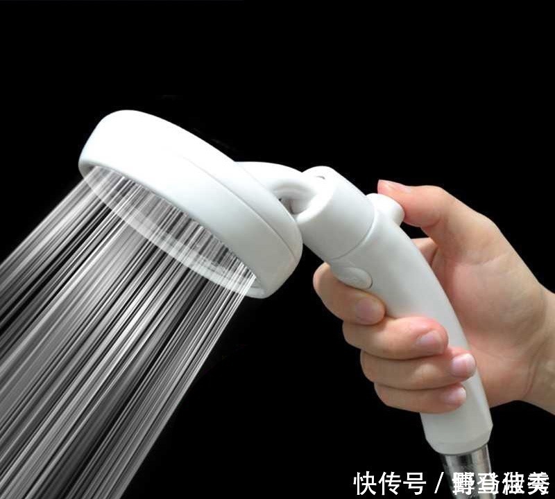 毛巾|去了舅舅家才发现,有钱人卫生间不装毛巾架,看看下图,太上档次