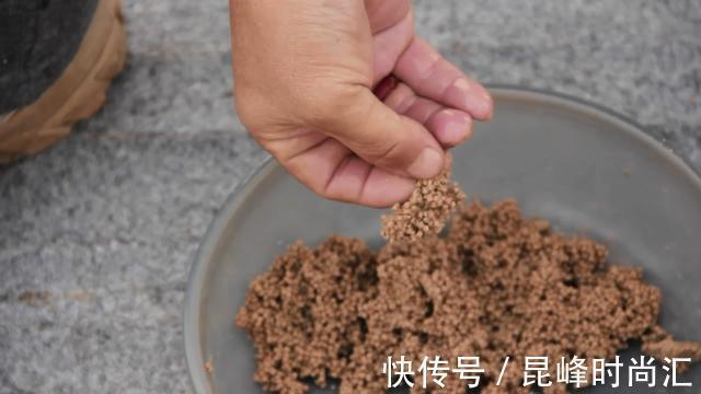 配饵之前,先搞明白什么是基础饵,配出来的饵料,鱼都抢着吃