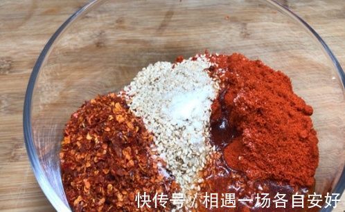 炸辣椒油时,很多人都做错了,难怪只辣不香!这才是正确的做法