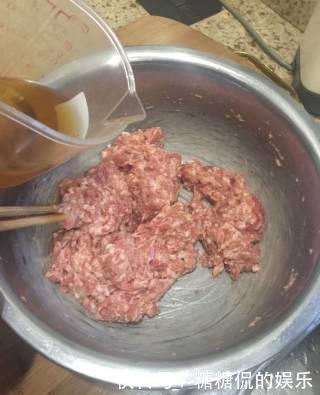 就可以|做羊肉饺子,别放太多调料!这4样就够了!肉馅嫩滑好吃无膻味