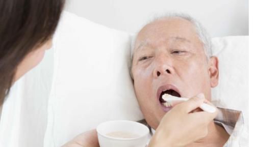 降压治疗|吃降压药吃出脑梗，高血压患者服用降压药，牢记这2点