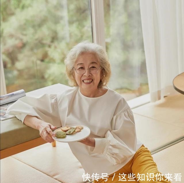 颜色 别说老年人不懂时尚！看看这些奶奶的“穿衣经”，真是越老越优雅！