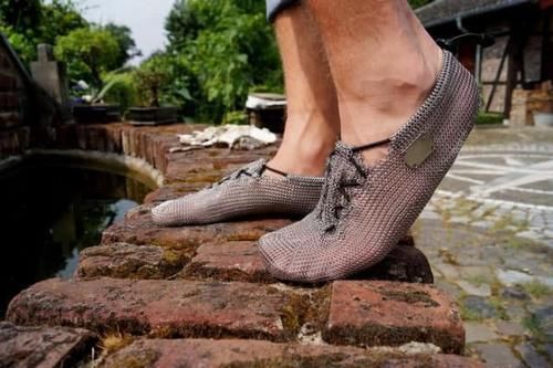 构造 世界上“最耐穿”的运动鞋,全用不锈钢构造,踩到碎玻璃也没事