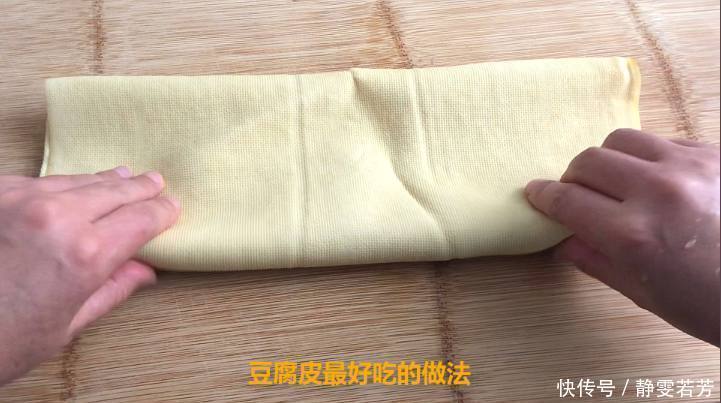 韭菜|豆腐皮不要炒韭菜了,教你个简单新做法,吃一口上瘾,比肉都香