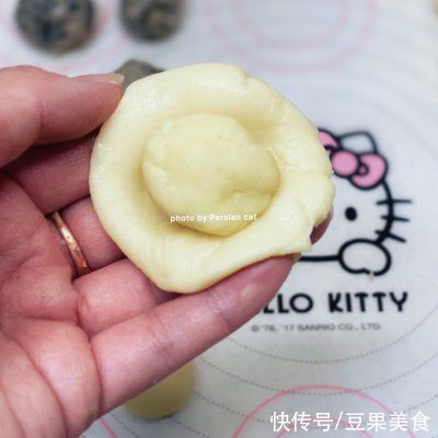 #安佳万圣烘焙奇妙夜#折叠法的糯米馅儿老婆饼