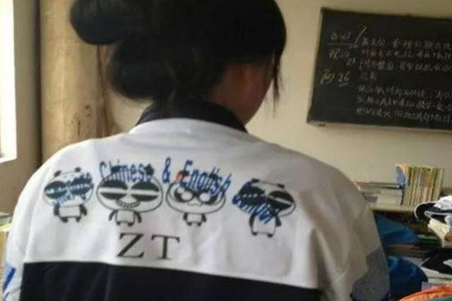 校服&中学生“手绘校服”对比,各科学生各有特点,艺术生最让人惊艳