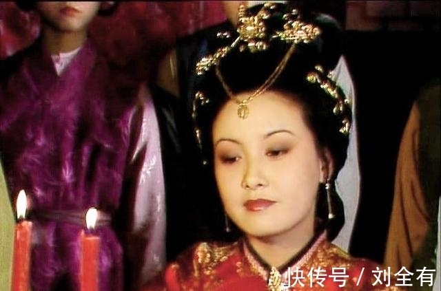 王熙凤#林黛玉进贾府那天,为何恰好赶上荣国府发工资?王夫人一语道破