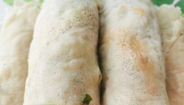 西兰花|煎饼就爱这种吃法,面糊搅一搅,柔韧又劲道,卷什么菜都好吃