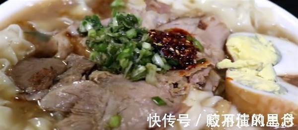 辣子|临洮小哥卖热凉面，一碗面卤汁浇两遍，有客人开车300公里过来吃！